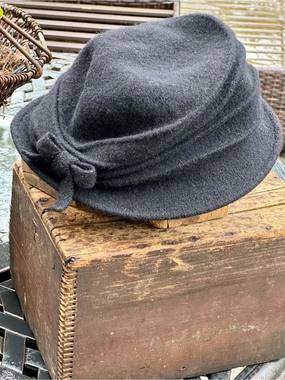 Vintage Black Wool Felt Womens Hat Wired Brim Bow Small